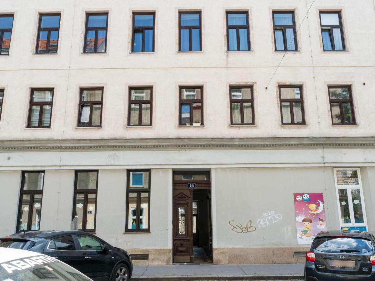Elegant Apartment In Vienna With Patio Екстер'єр фото
