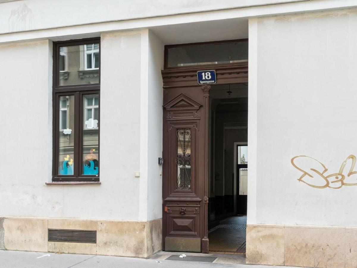 Elegant Apartment In Vienna With Patio Екстер'єр фото