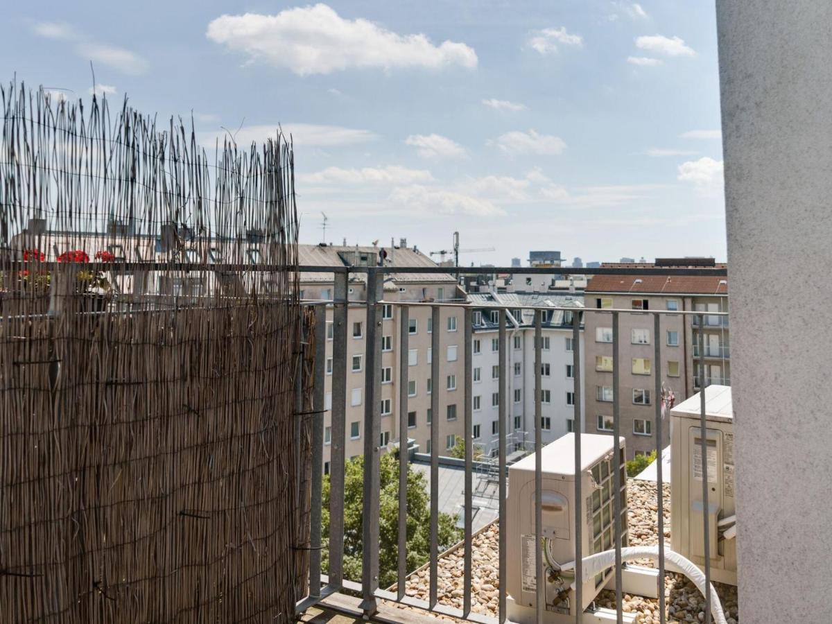 Elegant Apartment In Vienna With Patio Екстер'єр фото